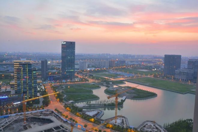 Leyu体育：闵行中企云启春申网站售楼处发布：硬核精装交付！(图3)