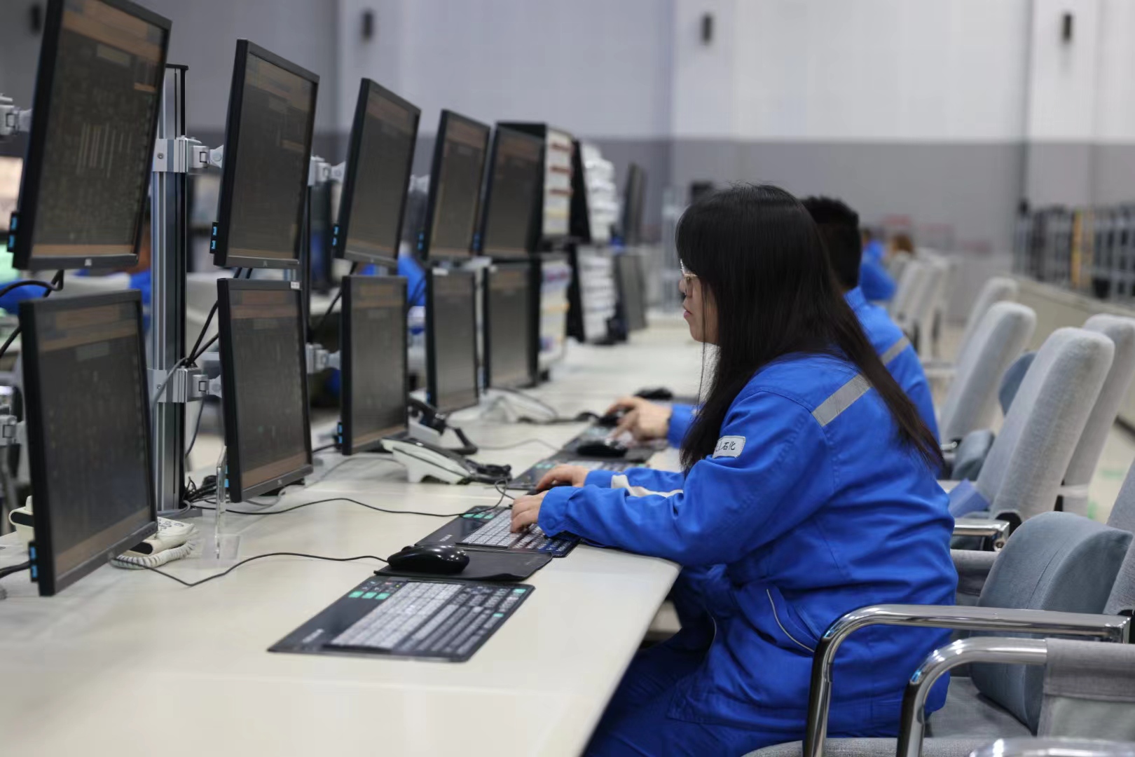 Leyu体育：2024全国重点网络媒体龙江行大庆石化数字赋能生产助推高质量发展(图2)