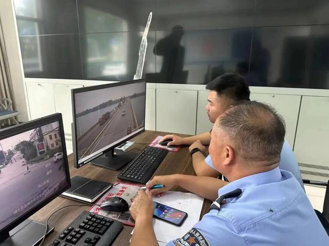乐鱼体育：利用网络非法销售伪劣香烟临沭公安破获非法经营烟草案4嫌疑人被抓(图2)