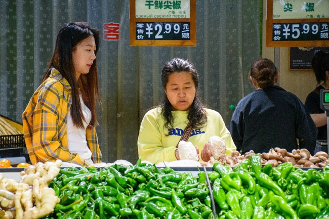 乐鱼体育：【网络中国节•中秋】中秋小长假市场供应足价稳销售旺(图2)