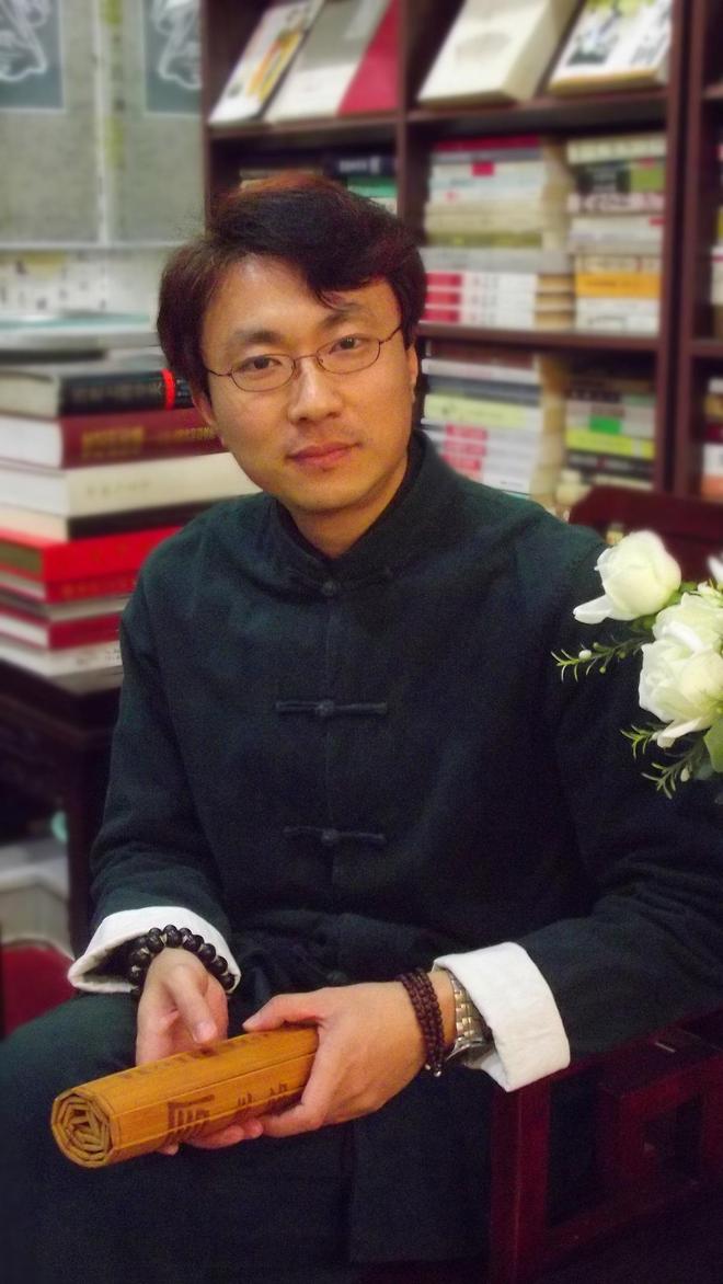 Leyu体育：冯志亮：从品牌推广人到著名学者再到企业家的传奇人生(图2)