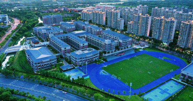 乐鱼体育：中国铁建西派云间售楼处-网站-楼盘百科-上海优选好房!(图11)