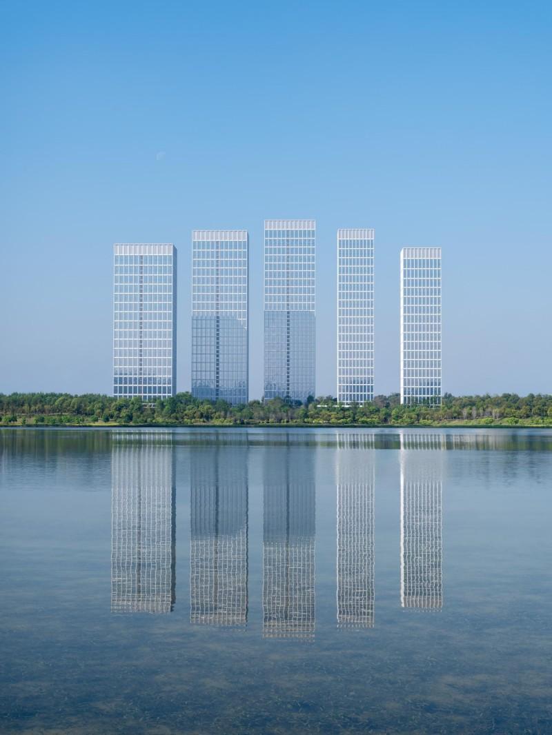 乐鱼体育：湖滨城3号「总裁公馆」产品发布盛典暨SCDA三十周年中国首展启幕(图3)